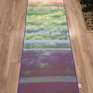 Yogi toes full length towel